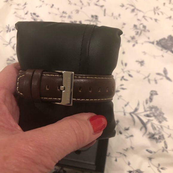 - Kenneth Cole watch - Picture 3 of 4